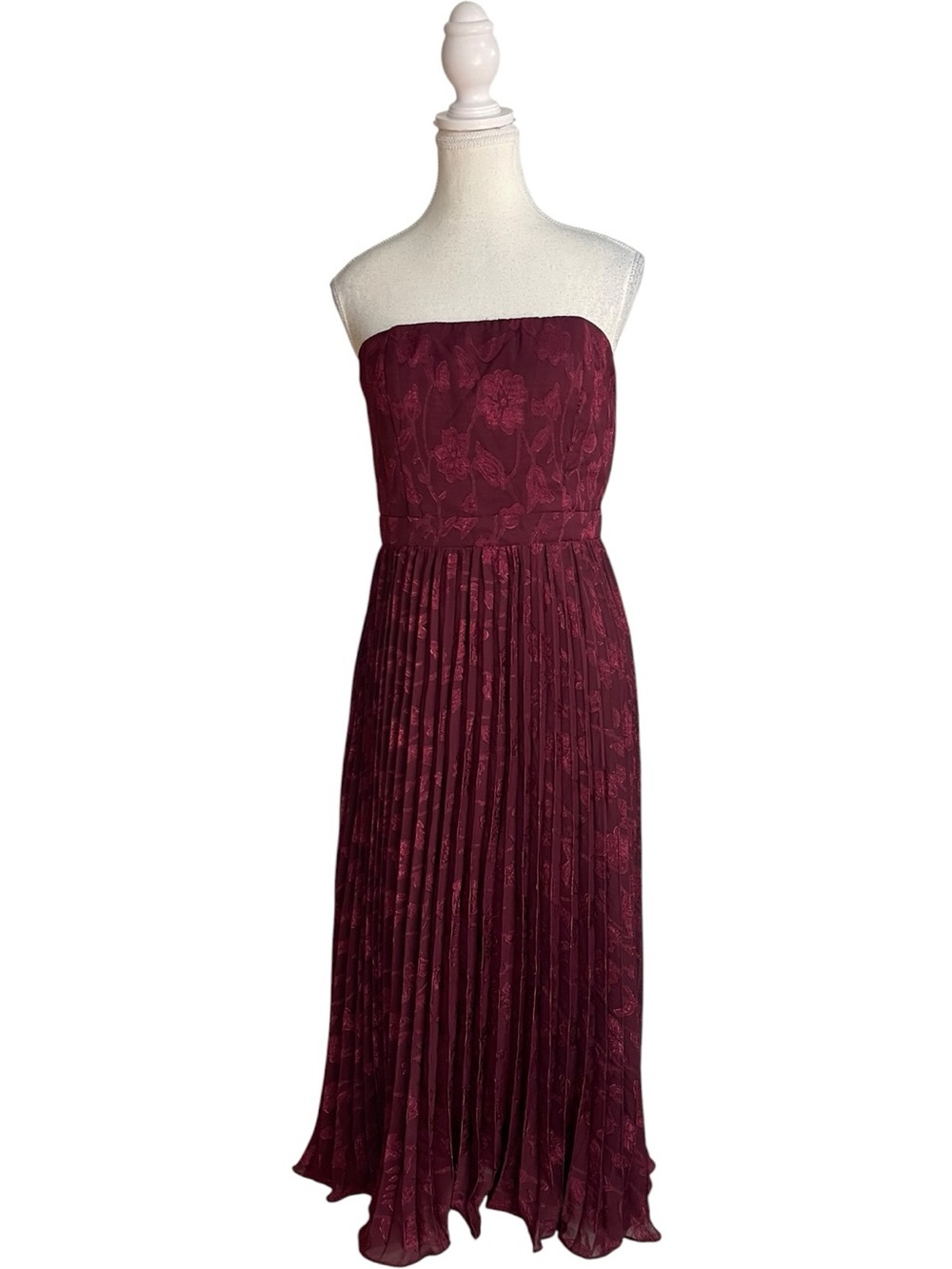 Lulus Perfectly Stunning Jacquard Strapless Pleated Midi Dress Burgundy